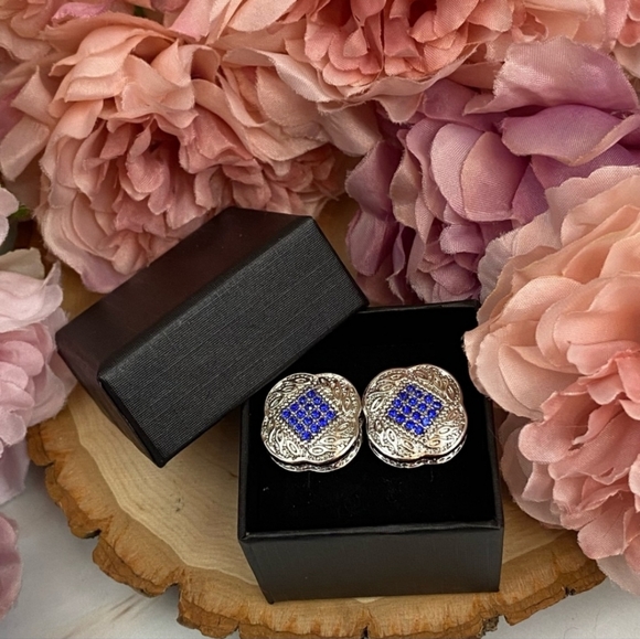 ! NWT Men's Elegant Blue and Silver Crystal Square Cufflinks ! - Picture 4 of 5